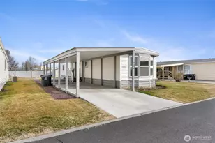 2240 W Broadway, Moses Lake, WA 98837 - Photo 28