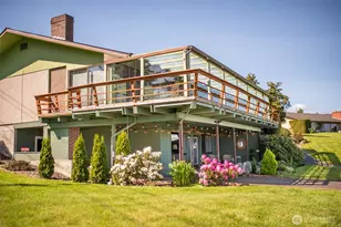 1301 S 3rd Ave, Sequim, WA 98382 - Photo 2