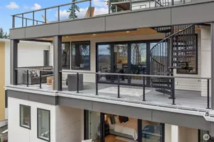 11921 90th Ave NE, Kirkland, WA 98034 - Photo 32