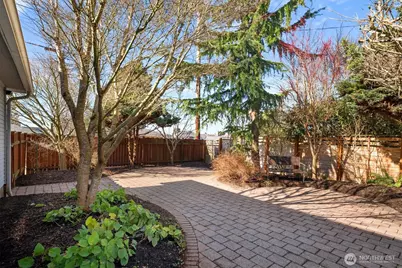 828 Hoyt Avenue, Everett, WA 98201 - Photo 4