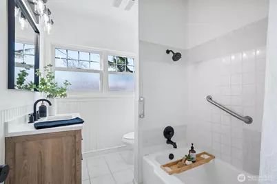 828 Hoyt Avenue, Everett, WA 98201 - Photo 10
