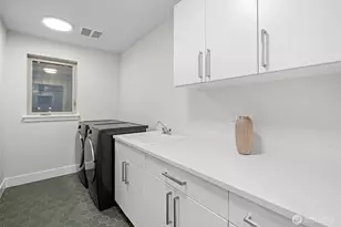 12301 NE 107th St, Kirkland, WA 98033 - Photo 32