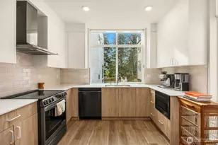 8606 Linden Ave N, Seattle, WA 98103 - Photo 10