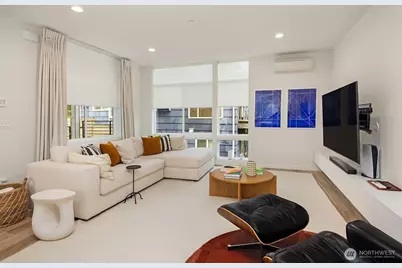 8606 Linden Avenue N, Seattle, WA 98103 - Photo 4