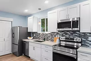 3265 31st Ave SW, Seattle, WA 98126 - Photo 8