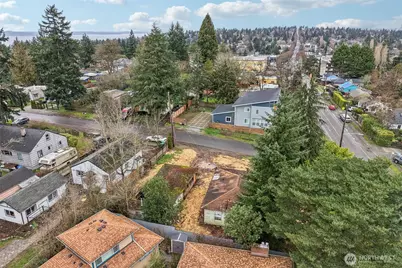 9805 35th Avenue SW, Seattle, WA 98126 - Photo 4