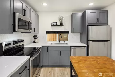 820 B S Rose Street, Seattle, WA 98108 - Photo 8