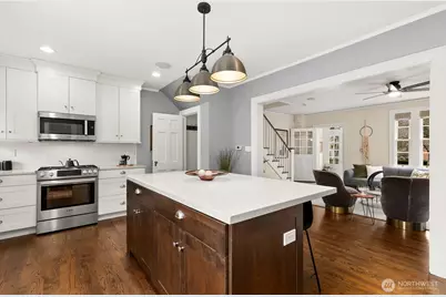 4405 Montana Circle W, Seattle, WA 98199 - Photo 12