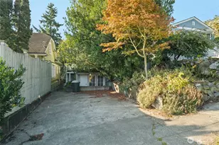 341 NE 51st St, Seattle, WA 98105 - Photo 24