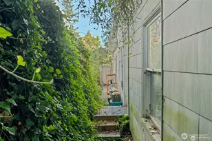 341 NE 51st St, Seattle, WA 98105 - Photo 22