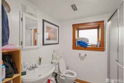 341 NE 51st Street, Seattle, WA 98105 - Photo 14