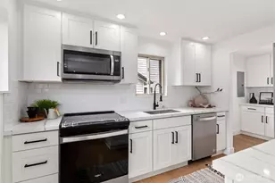 8535 16th Ave NW, Seattle, WA 98117 - Photo 10