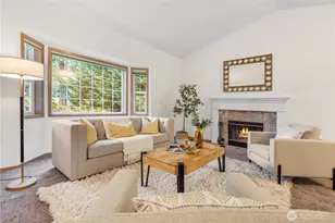 13033 25th Ave NE, Seattle, WA 98125 - Photo 2