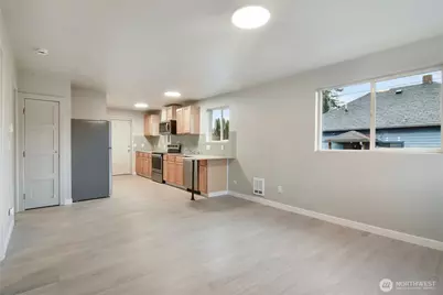 122 S Baker Street, Mount Vernon, WA 98273 - Photo 4