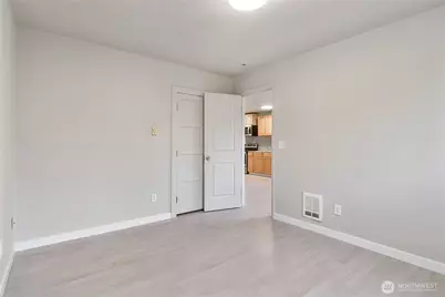 122 S Baker Street, Mount Vernon, WA 98273 - Photo 10