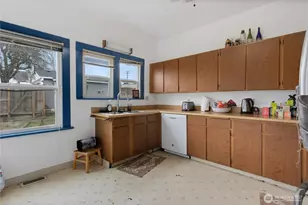 1505 S 57th St, Tacoma, WA 98408 - Photo 8