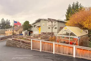 2004 SW 117th Pl, Burien, WA 98146 - Photo 4