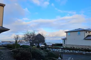 61 Leschi Dr SW, Steilacoom, WA 98388 - Photo 6