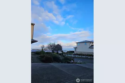 61 Leschi Drive SW, Steilacoom, WA 98388 - Photo 4