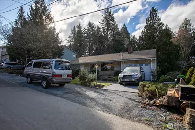 9359 Forest Court SW #B, Seattle, WA 98136 - Photo 2