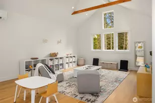 9581 NE Sigrids Ct, Bainbridge Island, WA 98110 - Photo 14