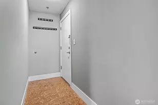 500 5th Ave W, Seattle, WA 98119 - Photo 2