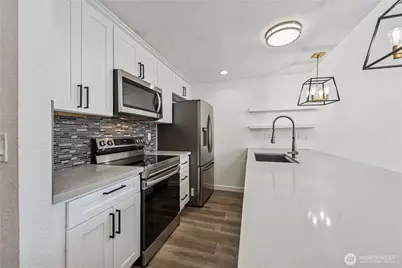 2219 14th Avenue W #405, Seattle, WA 98119 - Photo 6