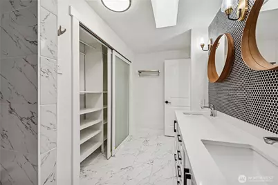 2219 14th Avenue W #405, Seattle, WA 98119 - Photo 16