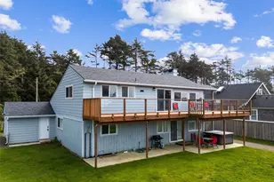 34 4th St S, Pacific Beach, WA 98571 - Photo 2