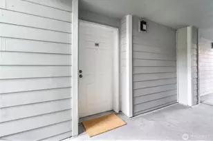 975 Aberdeen Ave NE, Renton, WA 98056 - Photo 2