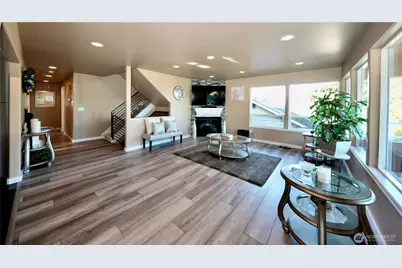 11031 Cornell Avenue S, Seattle, WA 98178 - Photo 2