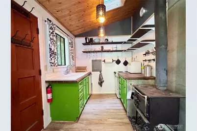 153 Chinook Way, Center Island, WA 98221 - Photo 4