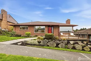 4019 SW Henderson St, Seattle, WA 98136 - Photo 2