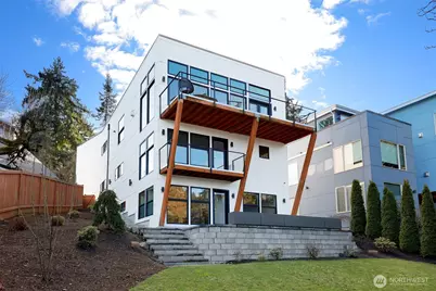 4224 NE 124th Street, Seattle, WA 98125 - Photo 2