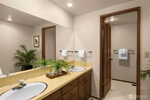 8440 W Mercer Way, Mercer Island, WA 98040 - Photo 28
