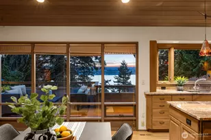 8440 W Mercer Way, Mercer Island, WA 98040 - Photo 2