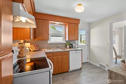 7753 28th Avenue NW, Seattle, WA 98117 - Photo 6