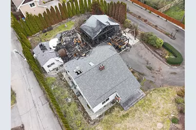 24005 76th Avenue W, Edmonds, WA 98026 - Photo 2