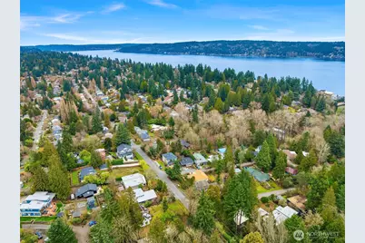 9229 45th Avenue NE, Seattle, WA 98115 - Photo 8