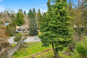 9229 45th Ave NE, Seattle, WA 98115 - Photo 2