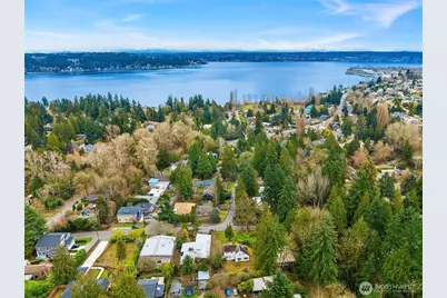 9229 45th Avenue NE, Seattle, WA 98115 - Photo 6