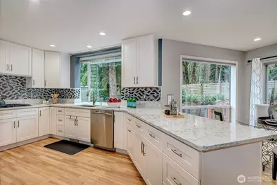 19125 NE 51st Street, Sammamish, WA 98074 - Photo 12