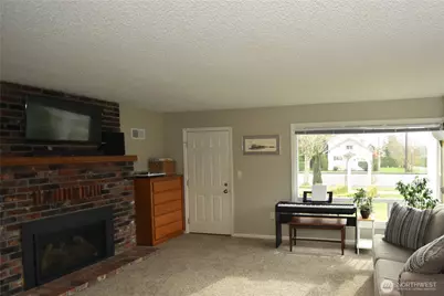 701 E Grover Street, Lynden, WA 98264 - Photo 2