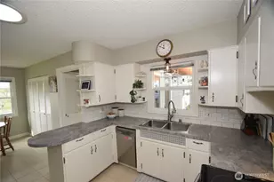 701 E Grover St, Lynden, WA 98264 - Photo 8