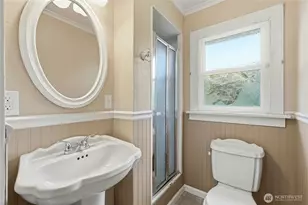 2602 Hillside Ln, Everett, WA 98203 - Photo 24