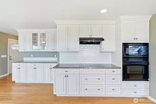 2602 Hillside Ln, Everett, WA 98203 - Photo 12