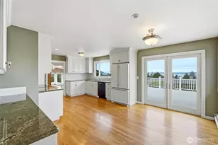 2602 Hillside Ln, Everett, WA 98203 - Photo 6