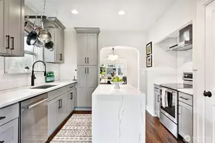 920 N 75th St, Seattle, WA 98103 - Photo 14
