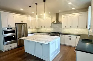 9207 NE 175th St, Bothell, WA 98011 - Photo 8