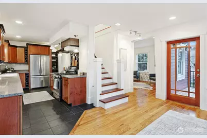 809 NW 58th Street, Seattle, WA 98117 - Photo 14